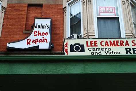 john's shoe repair des plaines.